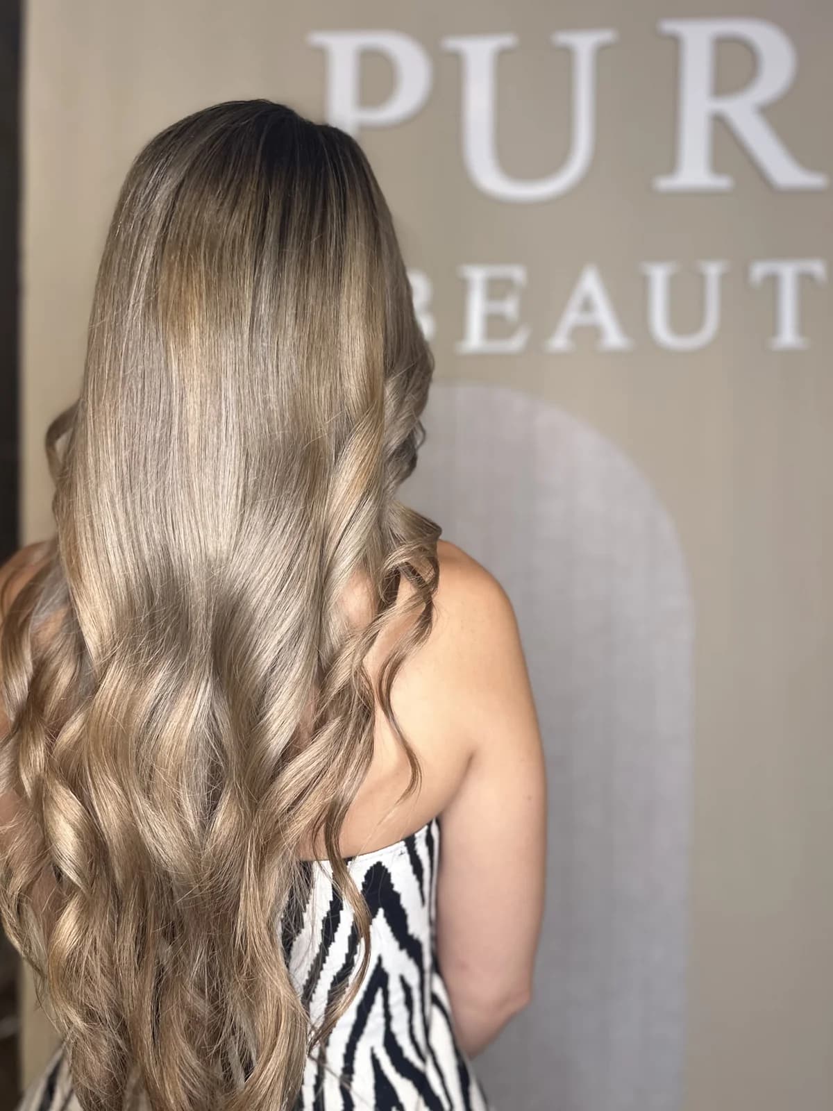 Après Hair Touch, Root Shadow et patine marronnée froide : blond fondu sur cheveux longs à Nice